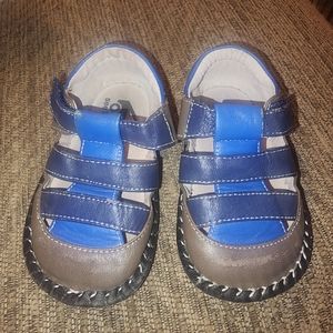 See Kai Run sandels size 5